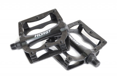 Педали Horst H315, алюминий, литые с шипами. 360г, черные